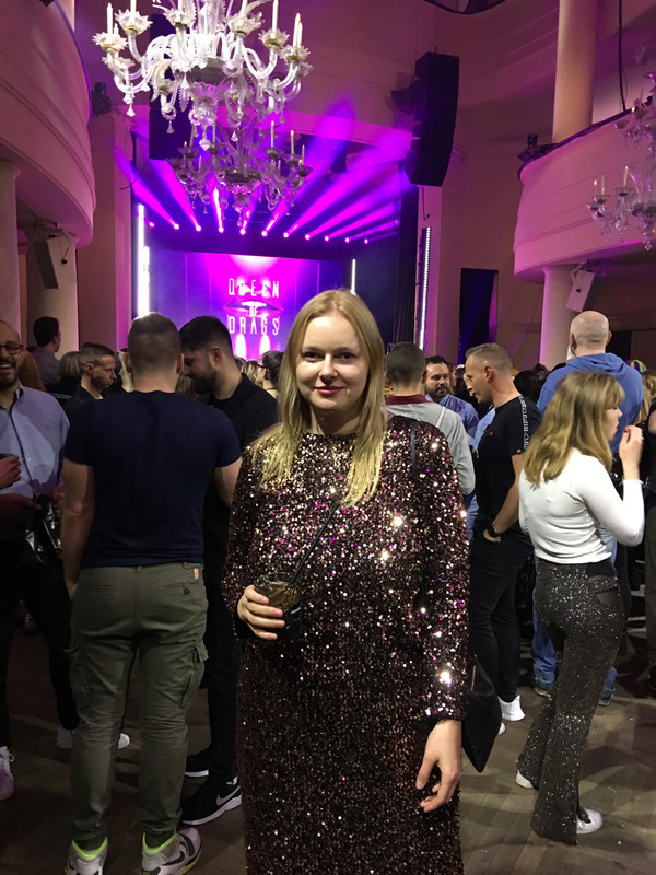 9891F0EB-6FEC-479F-8343-5B1B907A47E1