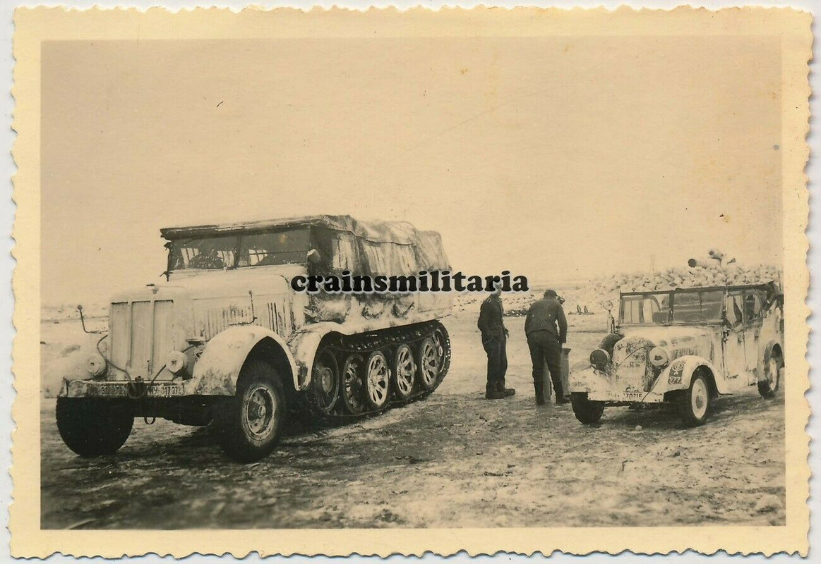 Orig. Foto SdKfz Halbkette Kübelwagen m. 297.ID Wappen Tarn Camo