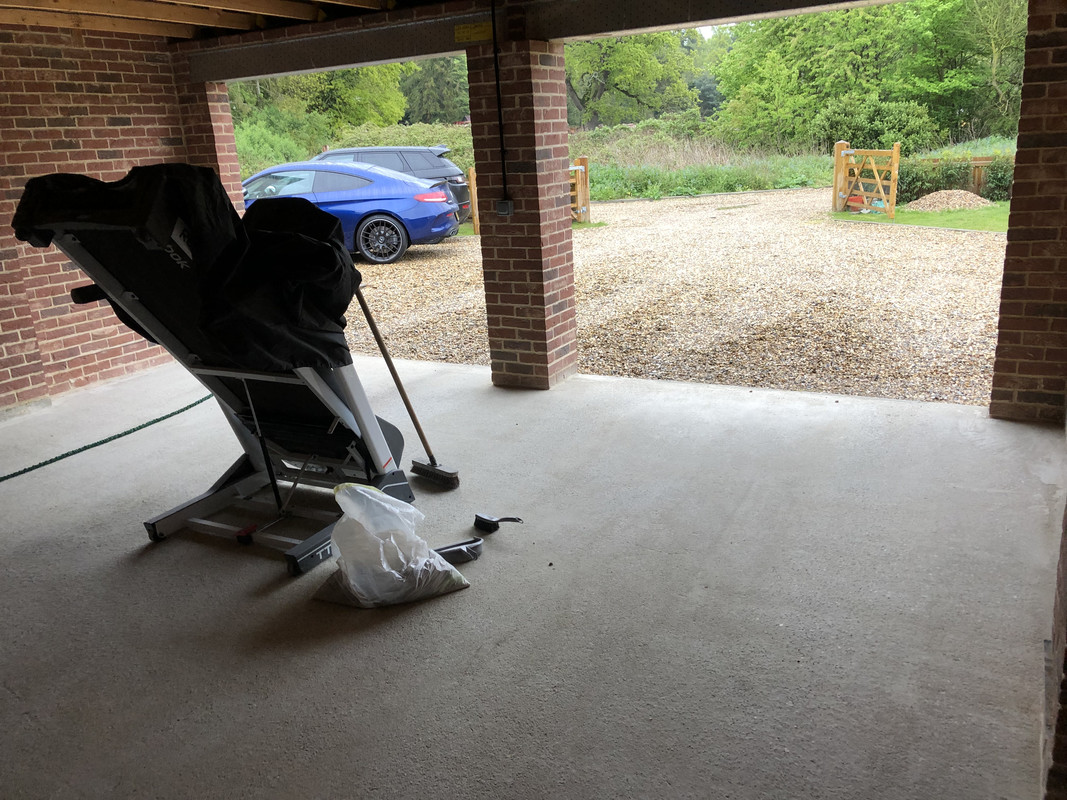 3AAEAB86-1153-4C5B-8DF0-9D12304AC8AA