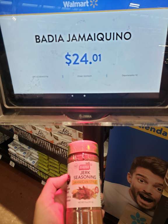 Sazonador Badia en Walmart Cancún 
