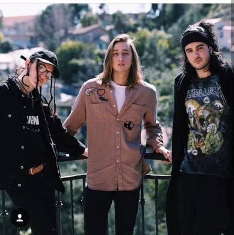 Энтони кристиан chase atlantic. Митчелл кейв chase atlantic. Клинтон кейв chase atlantic. Митчелл кейв chase atlantic. Чейз атлантик 2022.