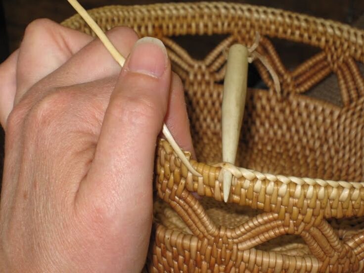 Процесс плетения из корня