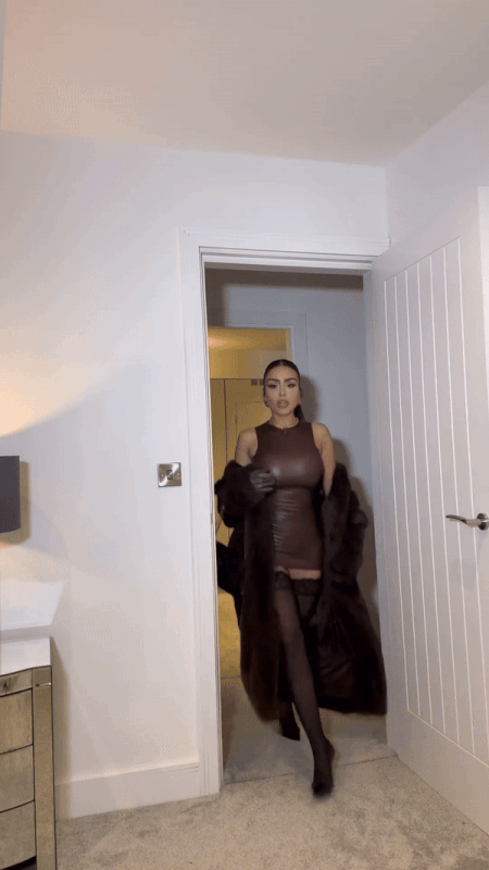 [Image: chloesaxon-1705688274-328387292455621403...verter.gif]