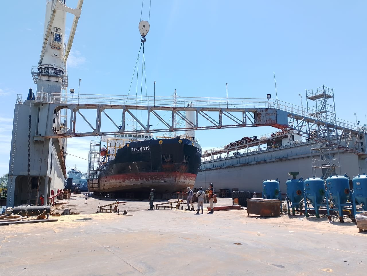 b4aaff4b aa77 4db9 b4f5 cfeed3b16111