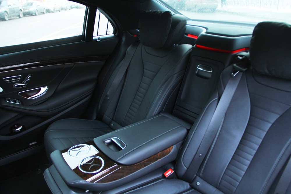 За рулём Мерседес s500 222