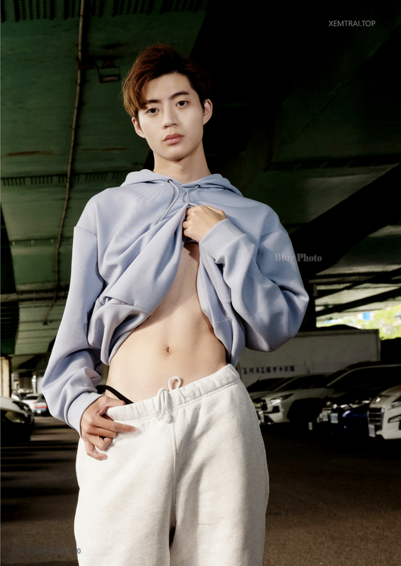 BLUE PHOTO 350-32