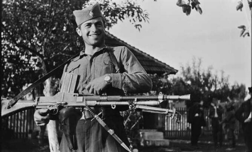 [Слика: Dy-PQCw-JW0-AIs1-J9.jpg]