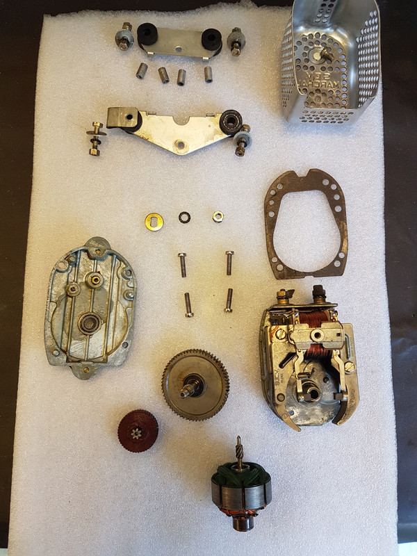 Essuie glace Moteur (5)