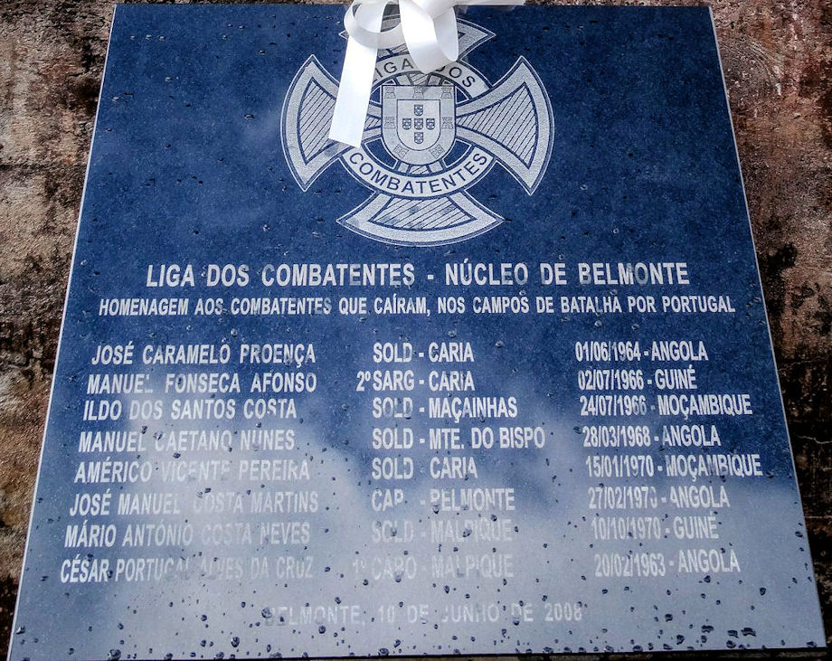 10-Abr2019-Grupo-de-Antigos-Combatentes-prestam-homenagem-aos-seus-camaradas-que-tombaram-na-Guerra-d