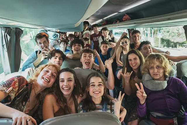 LA PELÍCULA “VIAJE DE FIN DE CURSO” EN RODAJE BAJO LA DIRECCIÓN DE PACO CABALLERO