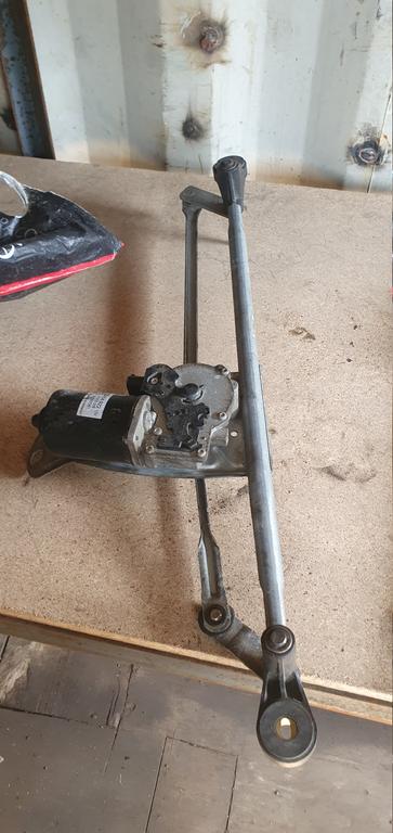 Трапеция стеклоочистителя с мотором