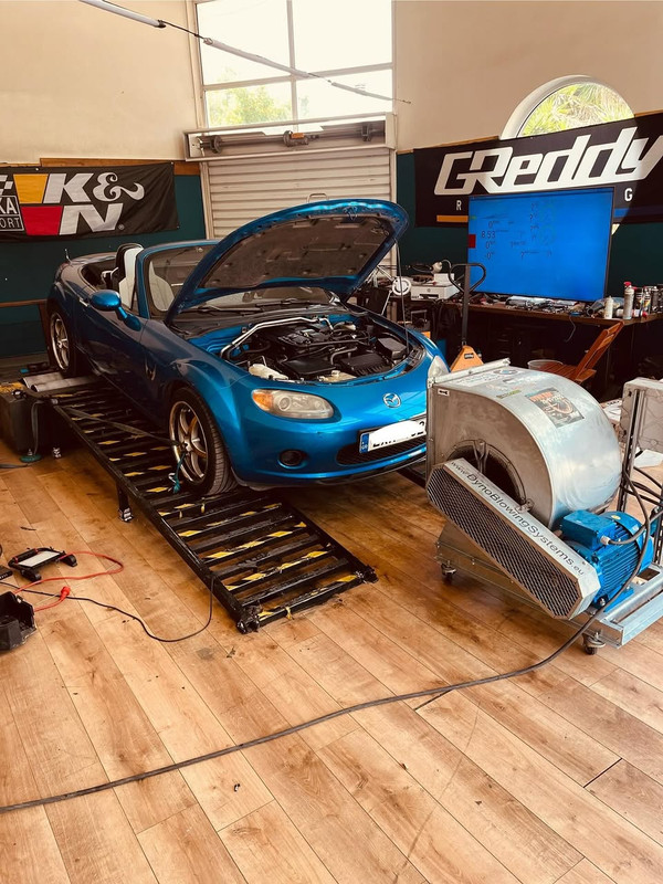 Mazda MX-5 NC 2.5 Duratec swap engine bay DMS Tuned