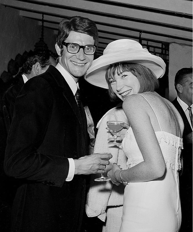 Shirley_MacLaine_b56