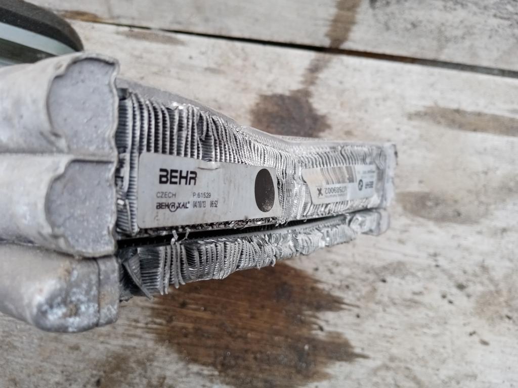 Радиатор отопителя салона