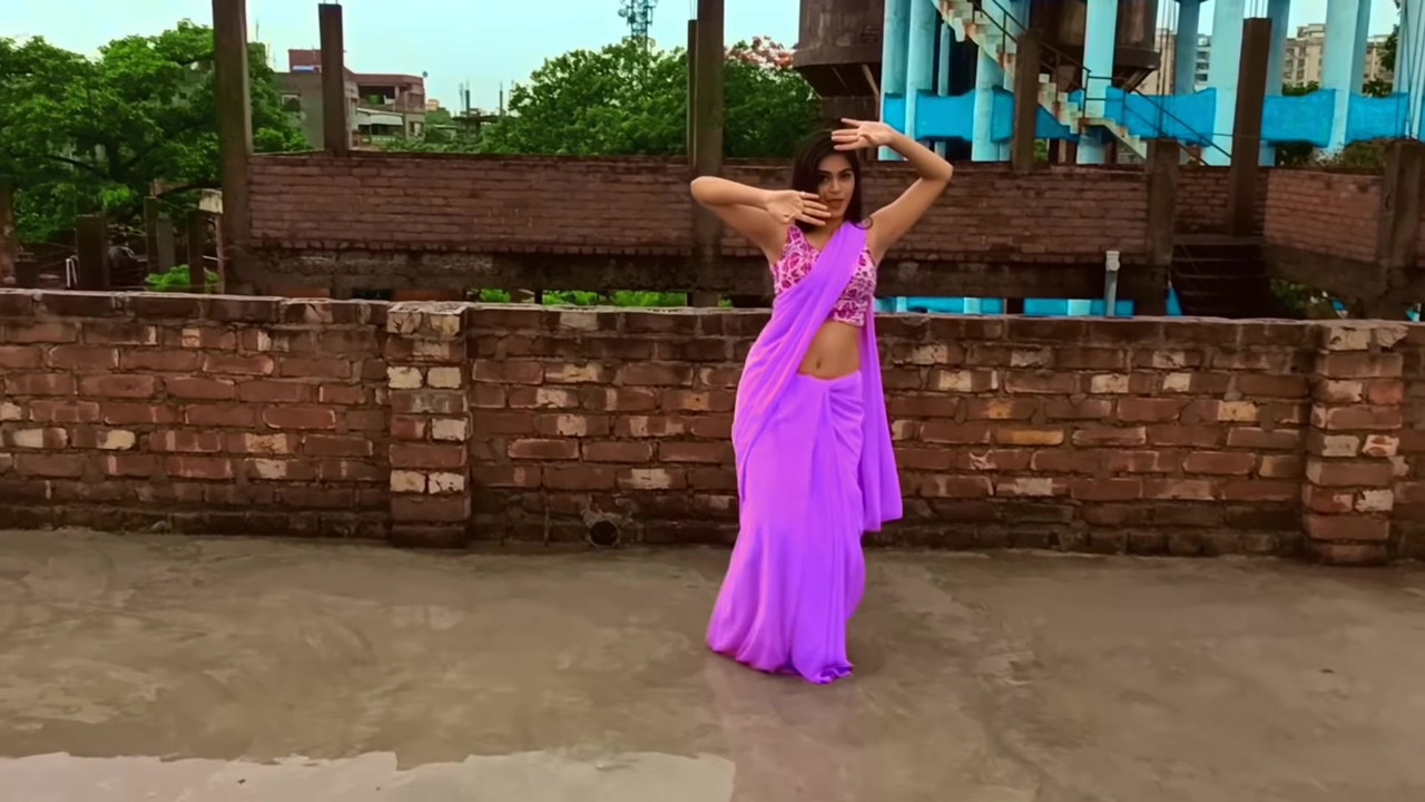 [Image: Paani-Paani-Dance-Cover-Badshah-Jacqueli...Sarkar.jpg]