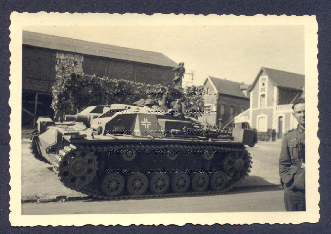 Orig. Foto Panzer Sturmgschütz StuG in Frankreich