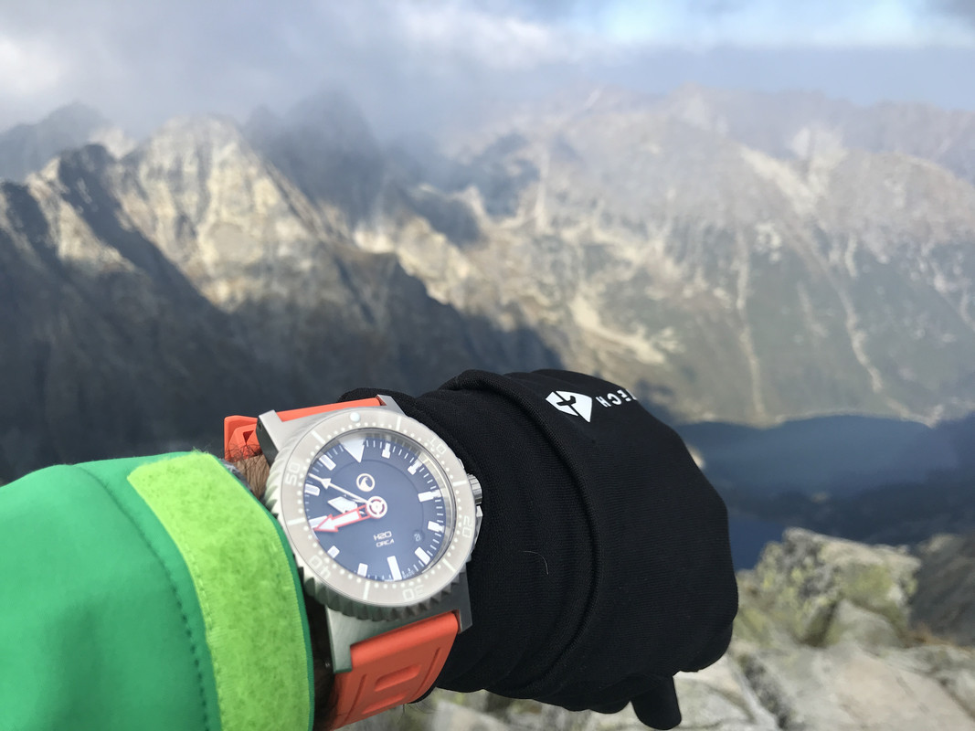 303E30E4-9A75-4D7F-87B0-5D24977D722F