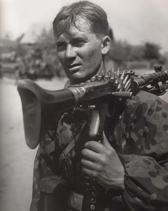 mg34