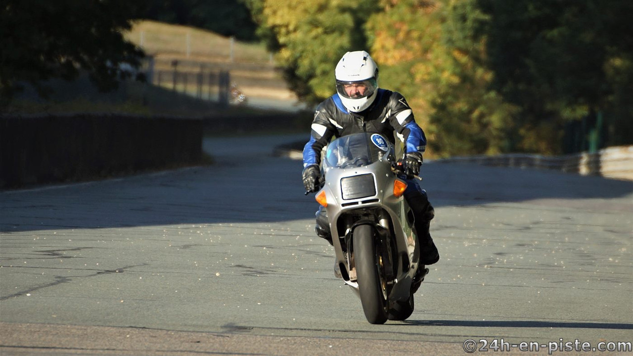 C6416AD3-CABE-4F4C-910F-755C218B950D