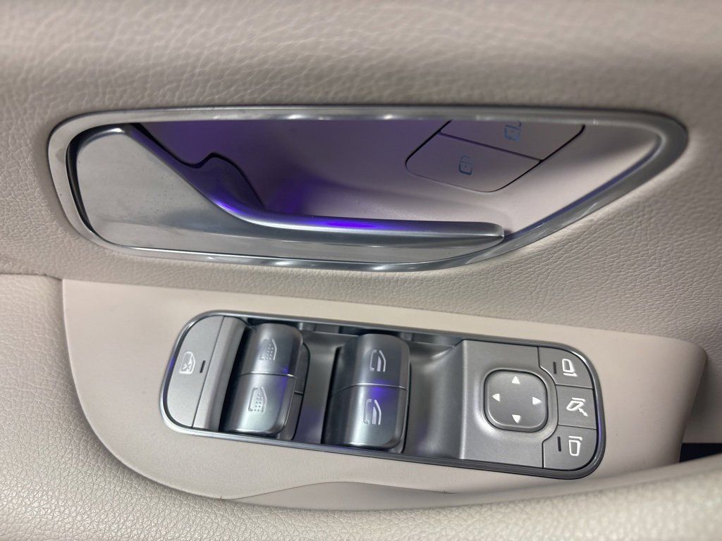 Vehicle thumbnail 18