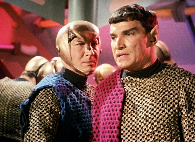 LAWRENCE-MONTAIGNE-STAR-TREK-3-FOTOR.png