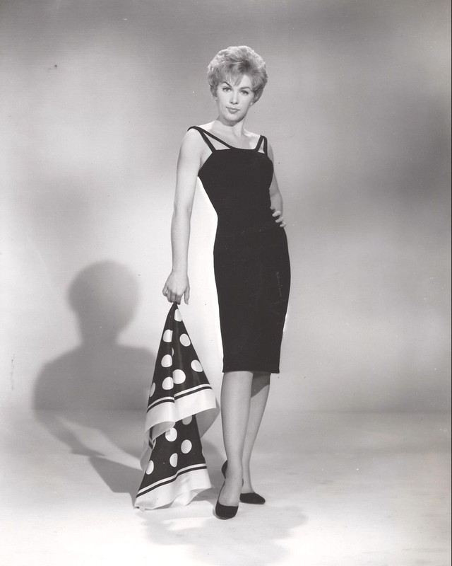 Stella_Stevens_b47