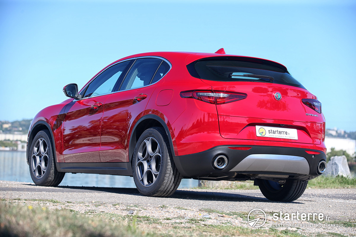 Alfa-Romeo-Stelvio-24
