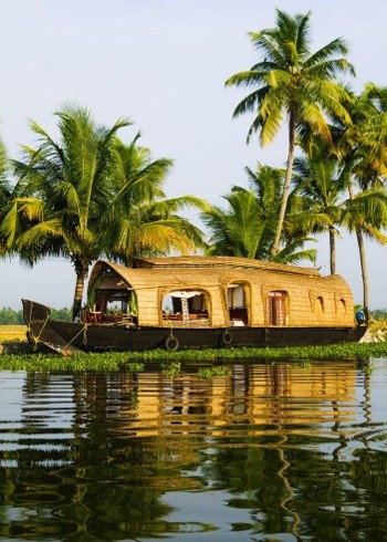 Kerala backwaters — houseboat