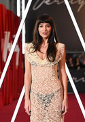 Dakota-Johnson-See-Through-To-Unda-Verity500