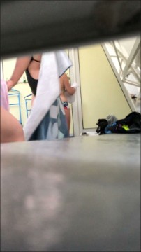 [Image: Voyeur25165101139.jpg]