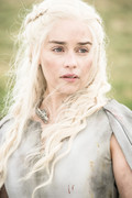 emilia-clarke-game-of-thrones-108