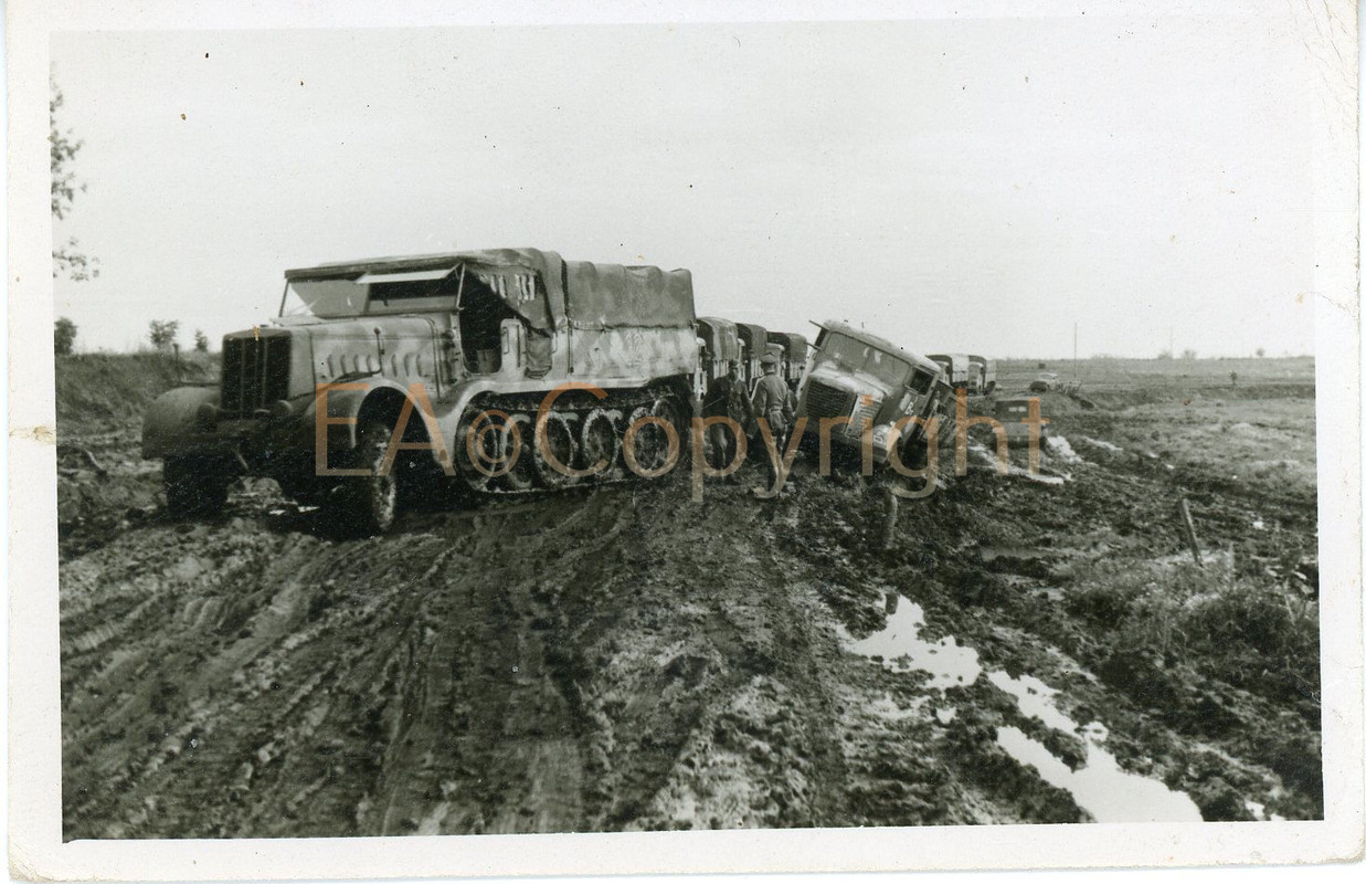Russland Halbkette SPW Sd.Kfz. Kämpfe Foto1