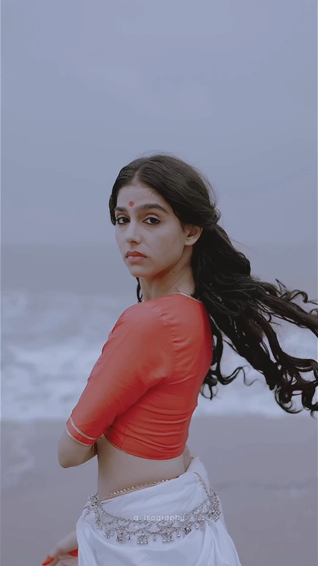 anaswara.rajan sexy photoshoot.mp4_snapshot_00.10.012