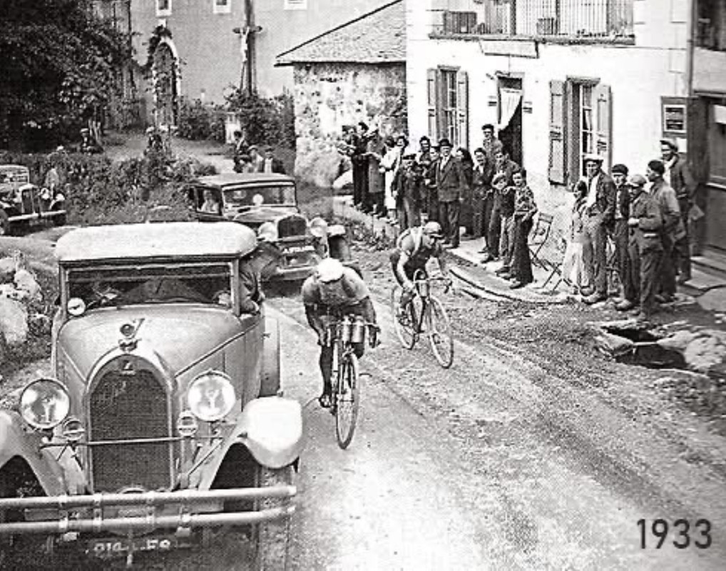 CB5F6340-6C04-4851-AD30-15F74A0DE79F