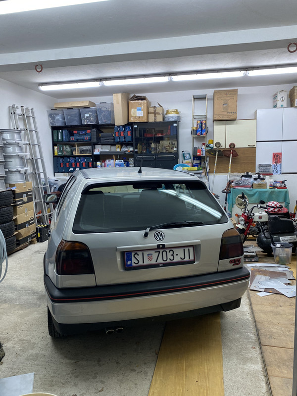 6589FF61-3549-427B-A96A-5F431188EA6E