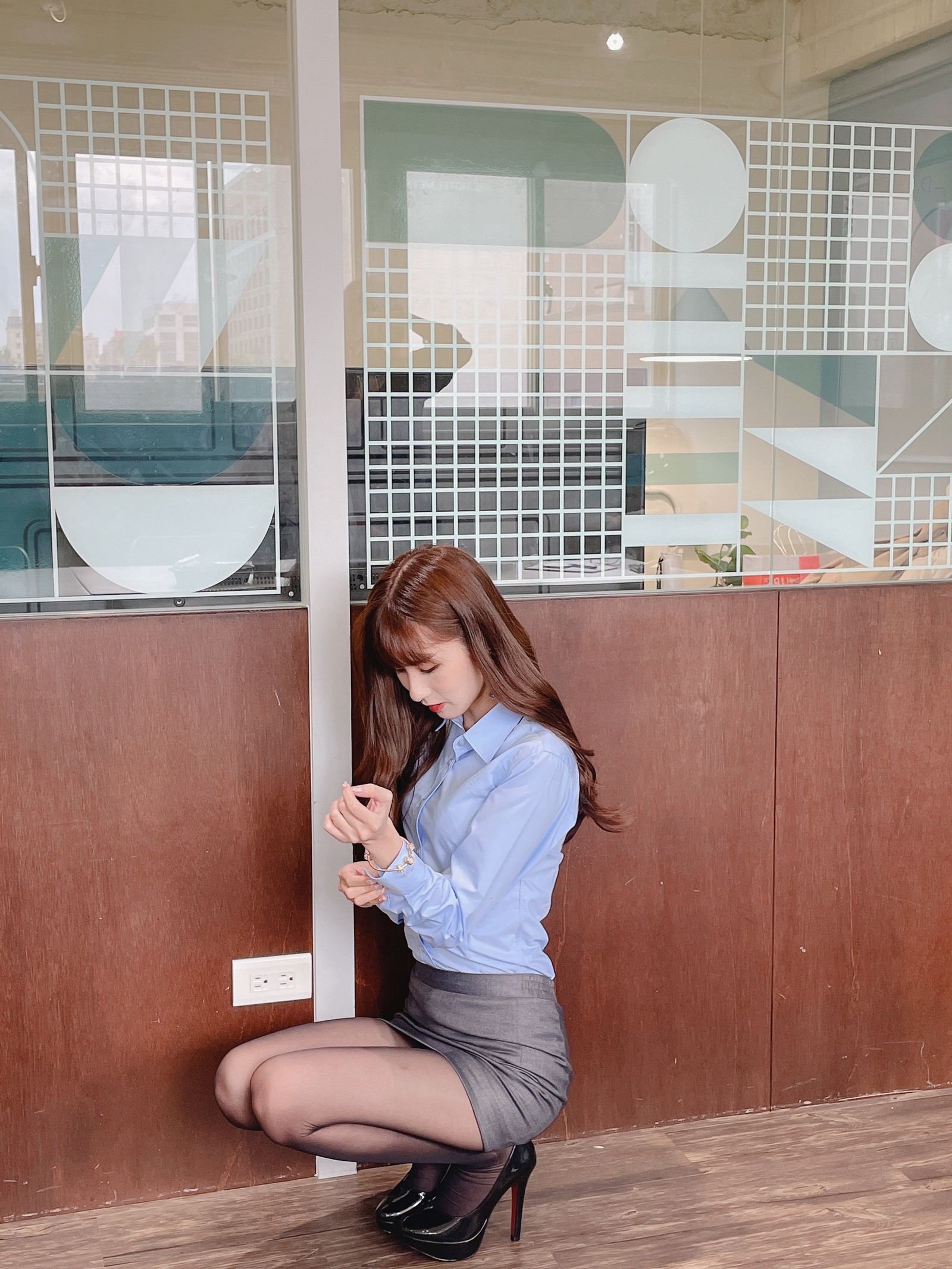 泥泥汝 OL 女郎 B 主题 写真＋视频合集｜高人气职业风作品（350P｜12V｜840MB）插图5