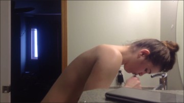 [Image: Voyeur16815101416.jpg]