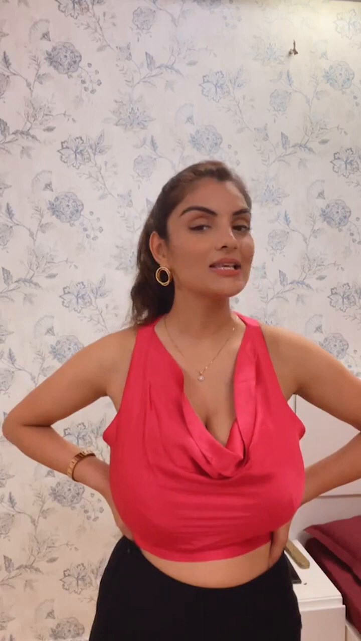 Anveshi Jain Live mp4 0011 — Postimages