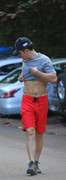 Orlando-Bloom-superficial-guys-15