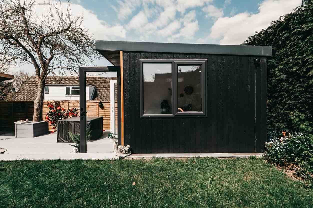Arts & Crafts Studio – Evesham - bespoke Arts and crafts studio in Evesham, Worcestershire