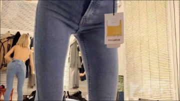 [Image: Voyeur48395104812.jpg]