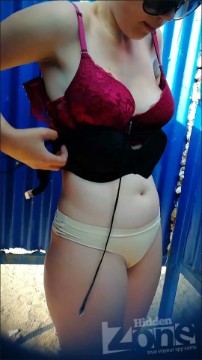 [Image: Voyeur11465141751.jpg]