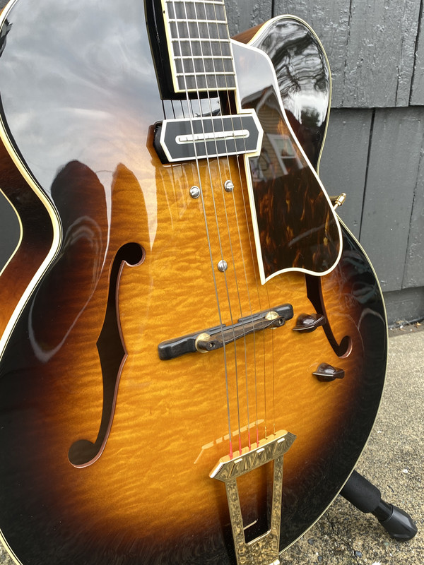 For Sale] Archtop Tribute ATC350BK