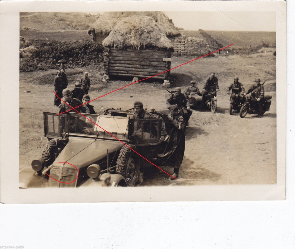 Russland Stalingrad Dorf Kübelwagen Krad Motorra