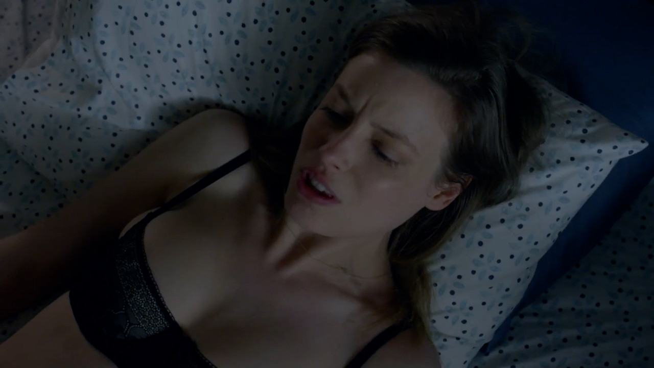 Love.S01_compilation.00_00_23_23.Still004