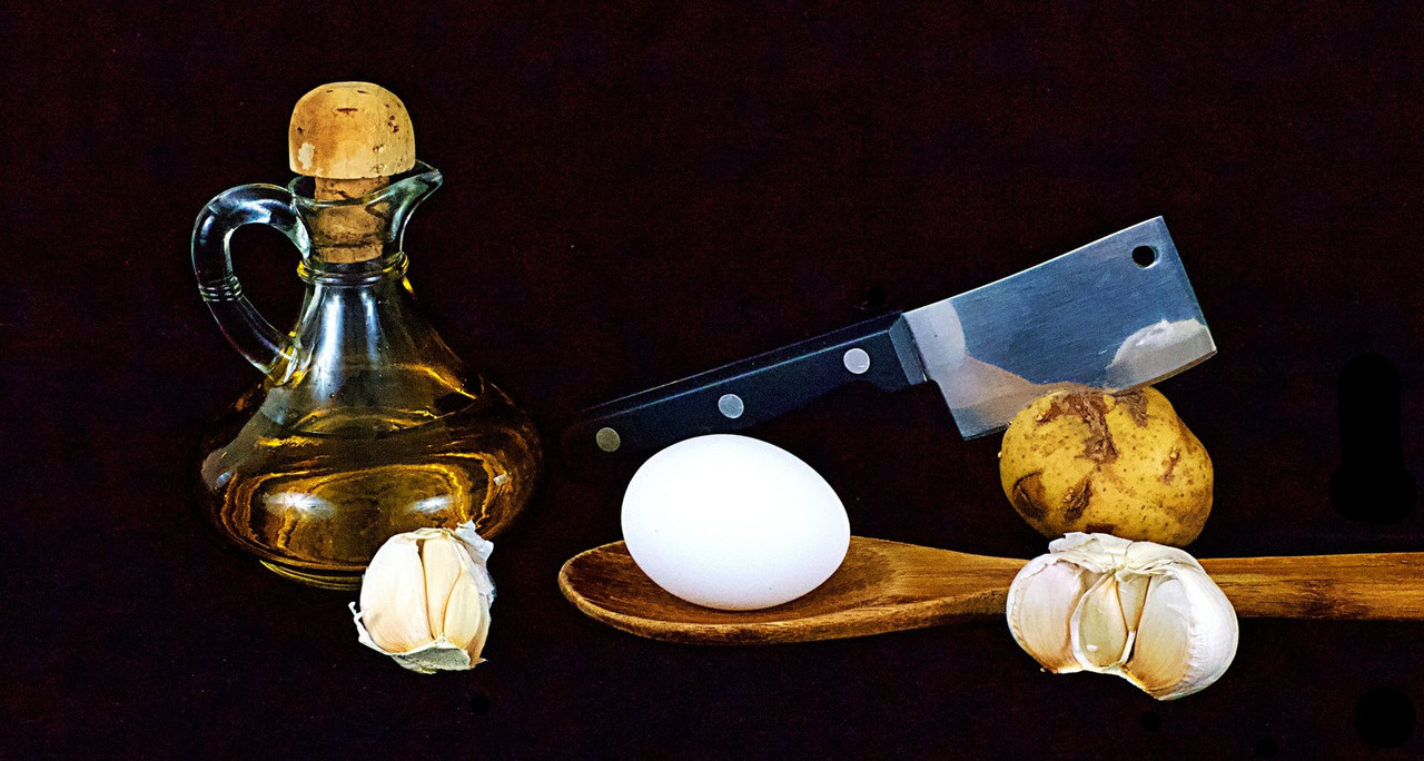 white-egg-chopping-knife.jpg