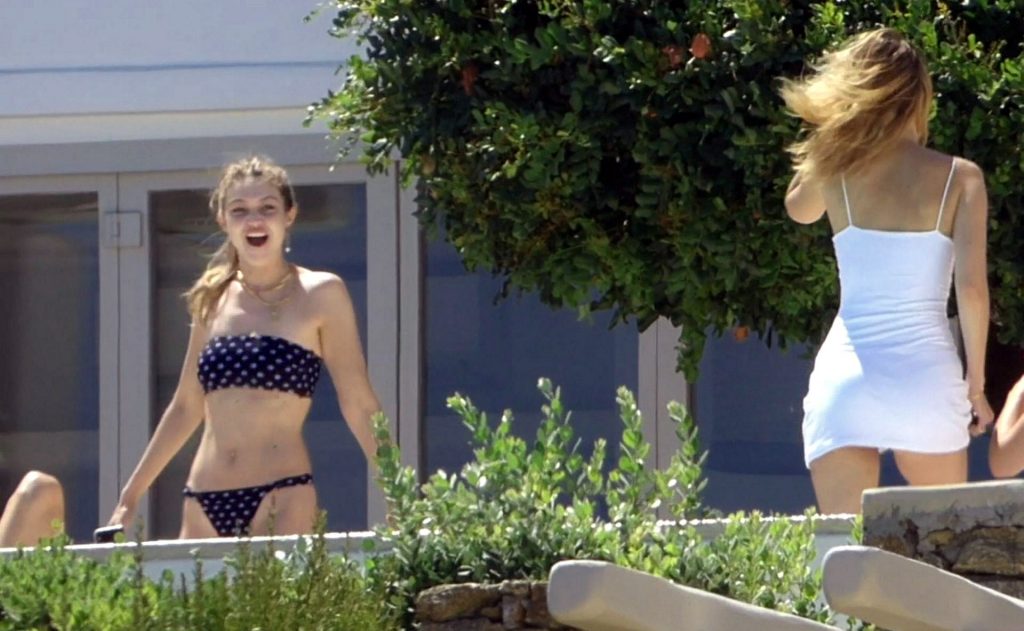 Gigi-Hadid-Bella-Hadid-Sexy-The-Fapp-38