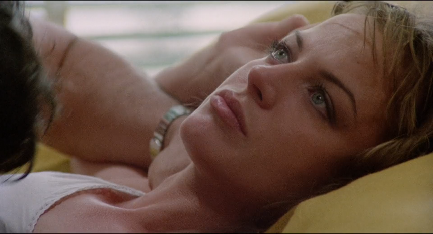 La Ragazza Dal Pigiama Giallo (1977) BRRip.Dual.mkv_snapshot_01.23.06.654