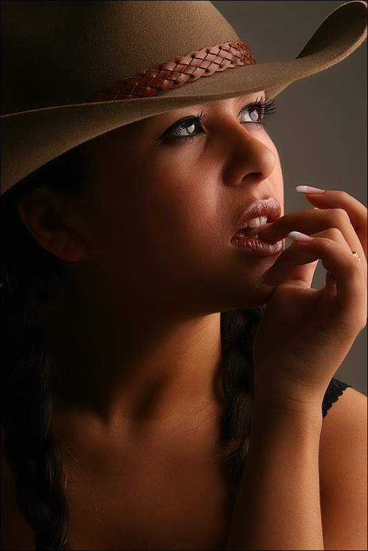 žena ahnědý klobouk...