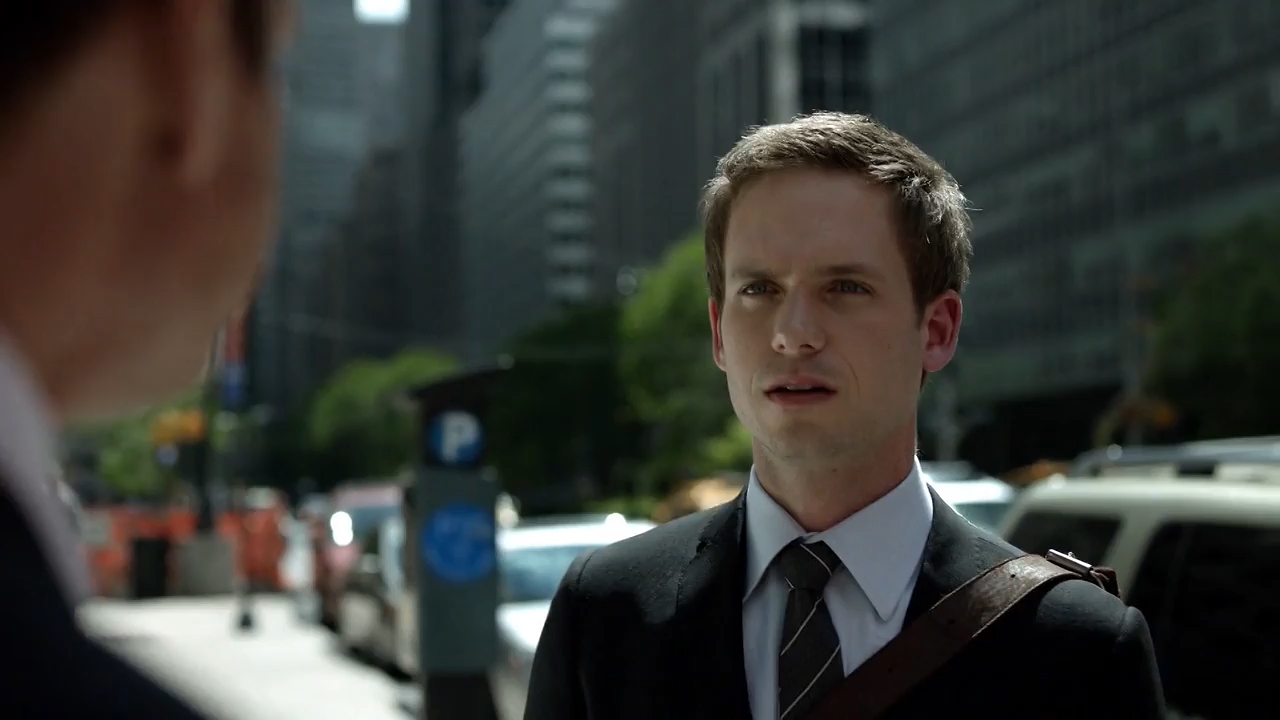 Suits 2011 WebRip Season 1 [Hindi + Tamil + English] 480p 720p ESub Screenshot
